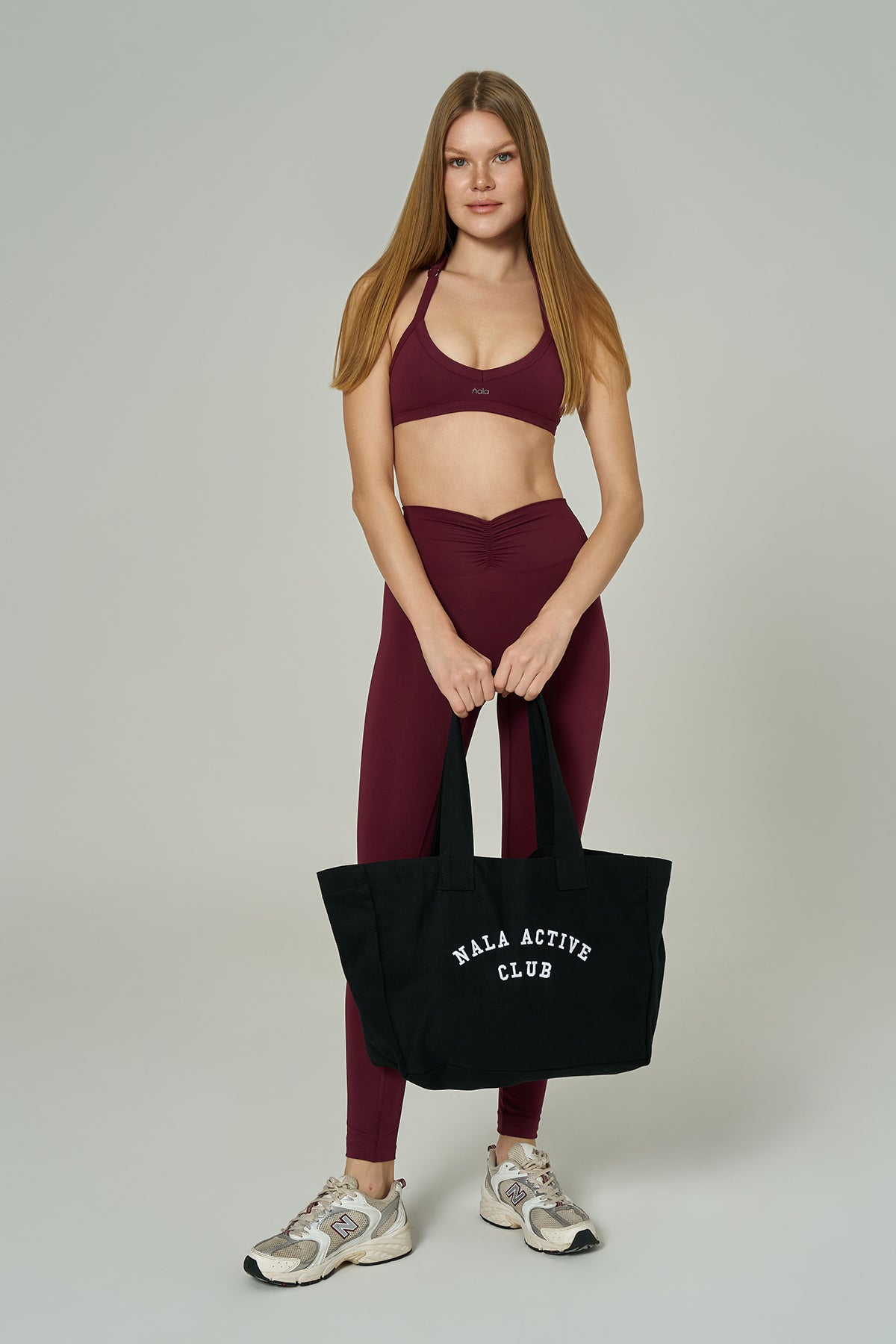 Ǹala Active Club Tote Bag